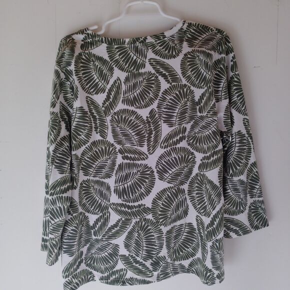 Chico’s Foliage 3/4 Sleeve Perfect Tee Top Sz 3 XL green Leaves - Picture 8 of 8